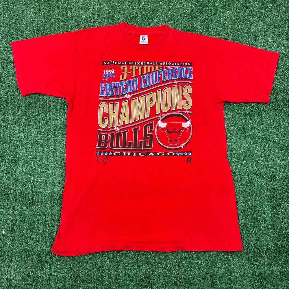 Vintage 90s Logo 7 Chicago Bulls T-shirt NBA Champions Graphic Tee